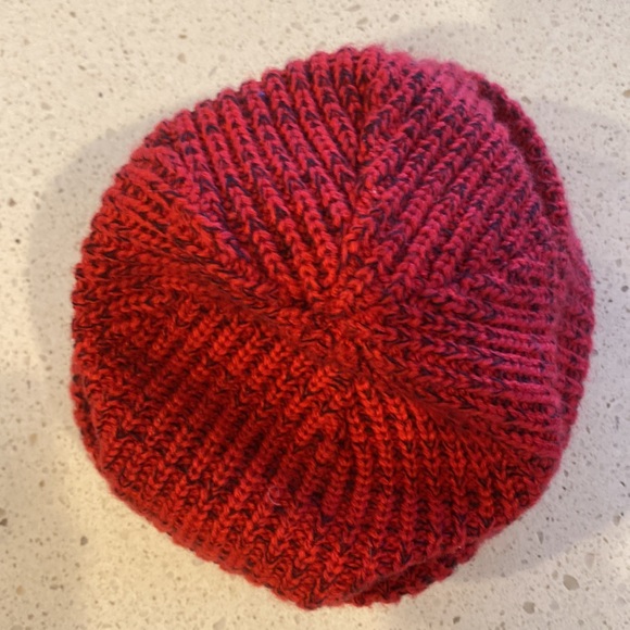 Used, like new North Face Youth/Junior Knit Hat - Picture 3 of 4